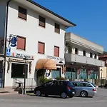 Al Ponte Πανδοχείο